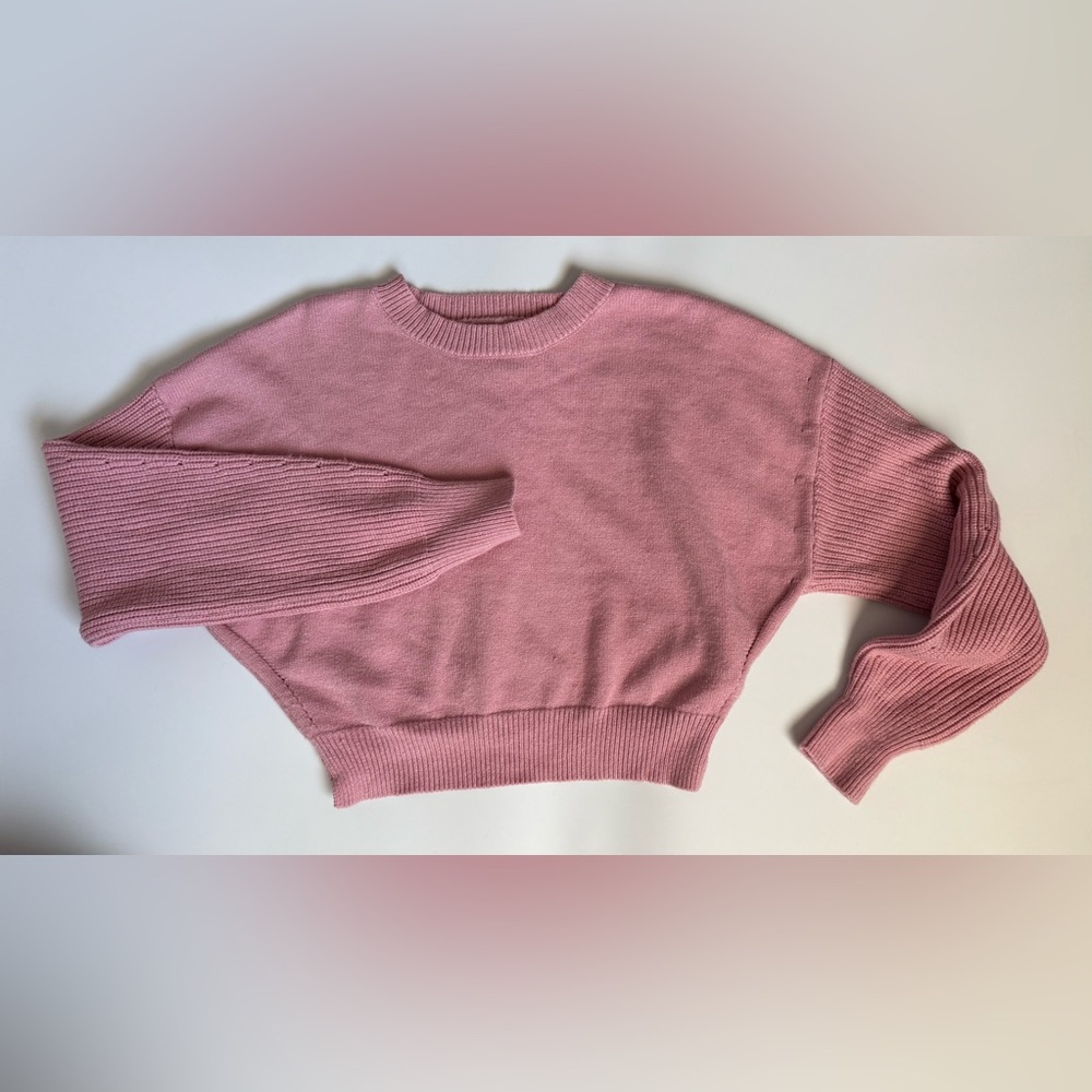 Forever 21 cropped pink long sleeve sweater medium